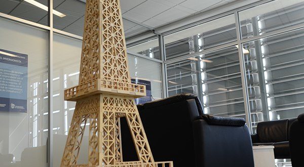 Eiffel Tower â€