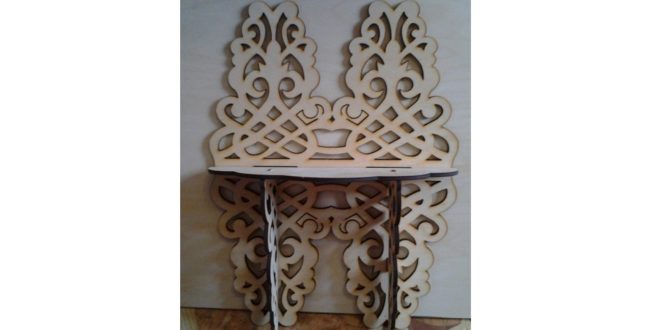 Corner ornamental shelf