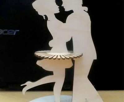 Free Napkin Holder Couple Dancing with Umbrella