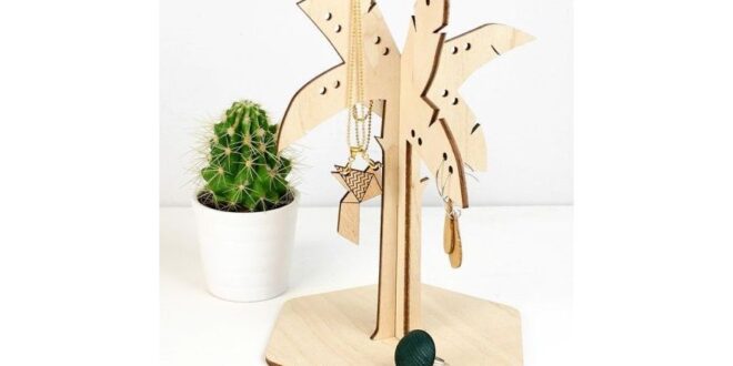 Laser cut project tree for earrings and jewelry