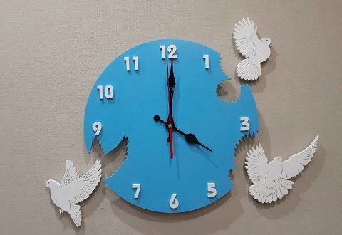 Free wooden clock pigeons