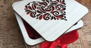 Free square box with ornate heart